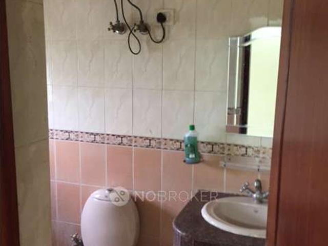 Flat for rent in Deri