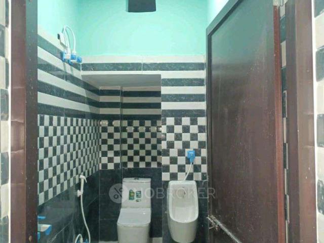 Flat for rent in South Delhi, Deri