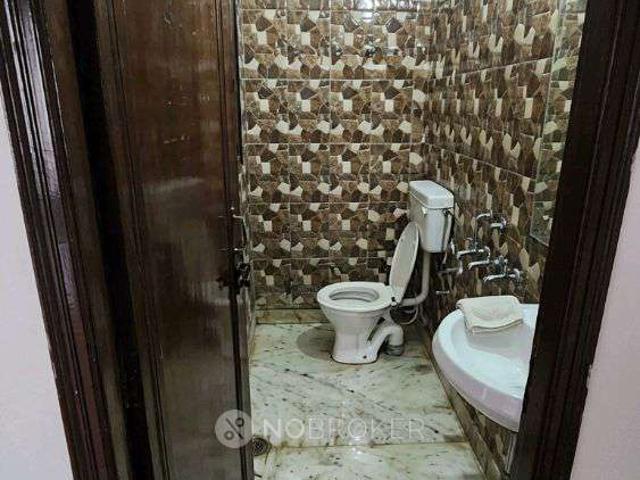 Flat for rent in West Delhi, Deri