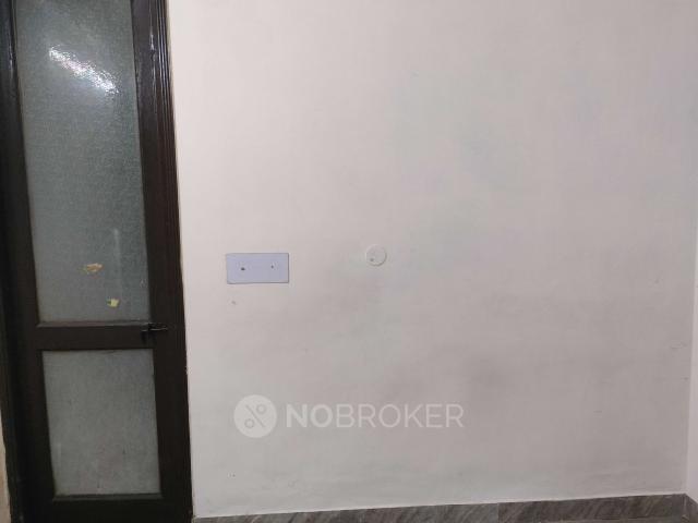 Flat for rent in South Delhi, Deri