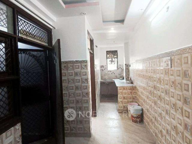 Flat for rent in North East Delhi, Deri
