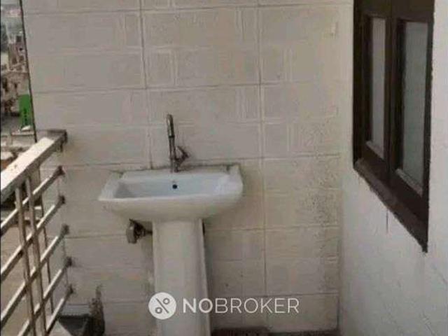 Flat for sale in West Delhi, Deri