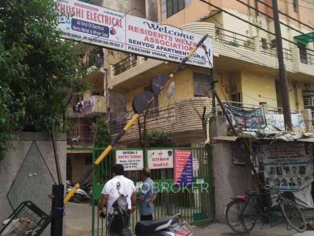 Flat for sale in West Delhi, Deri