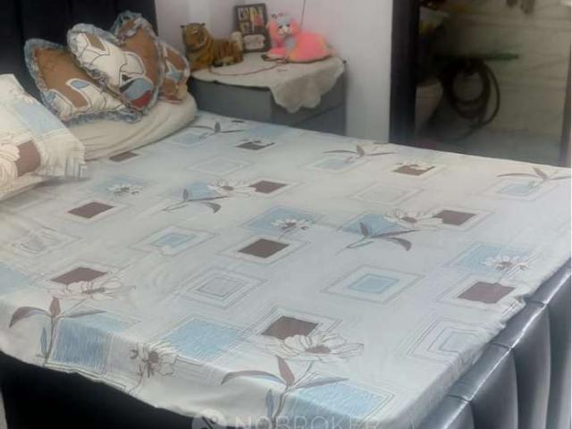 Flat for sale in West Delhi, Deri