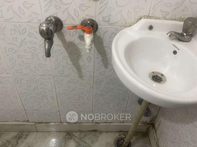 Flat for rent in South Delhi, Deri