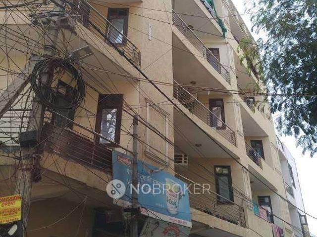 Flat for rent in South Delhi, Deri