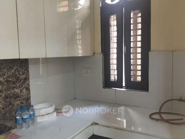 Flat for rent in South Delhi, Deri