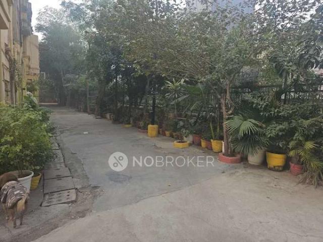Flat for sale in South West Delhi, Deri