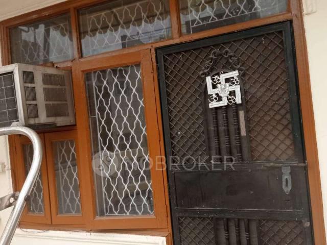 Flat for rent in North West Delhi, Deri