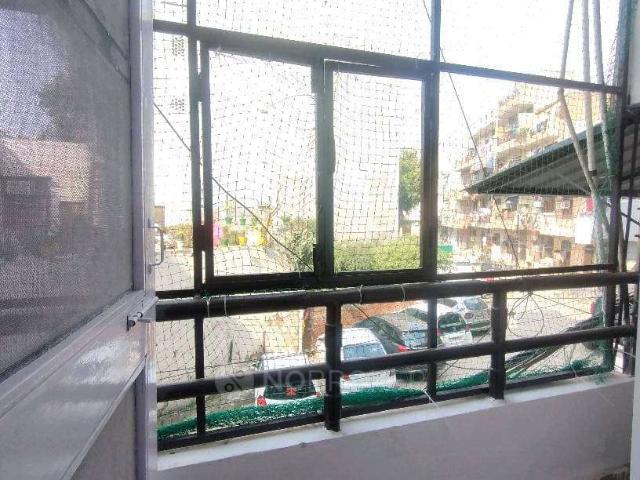 Flat for rent in West Delhi, Deri