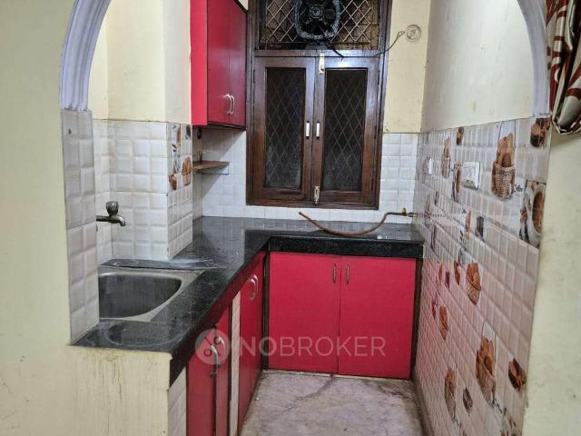 Flat for rent in East Delhi, Deri