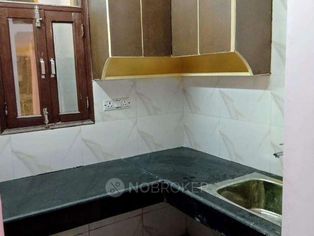 Flat for rent in North Delhi, Deri