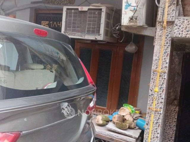Flat for rent in South Delhi, Deri