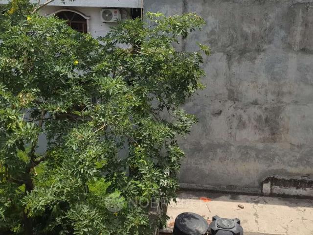 Flat for rent in East Delhi, Deri