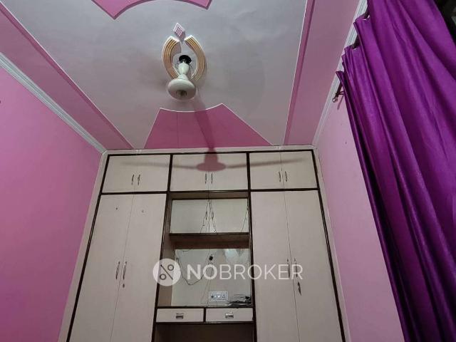 Flat for rent in East Delhi, Deri