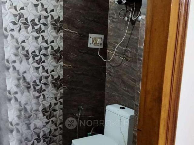 Flat for rent in Jagdamba Camp, Delhi
