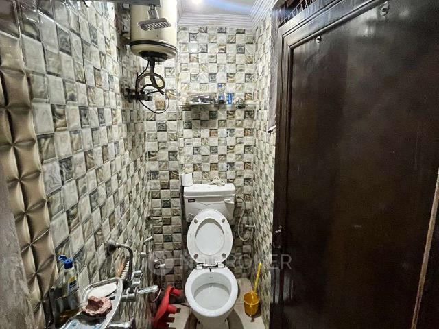 Flat for rent in West Delhi, Deri