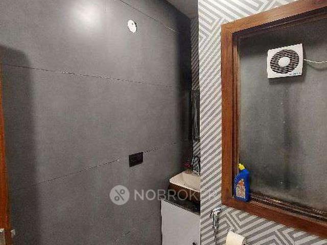 Flat for rent in Shalimar Bagh, Delhi