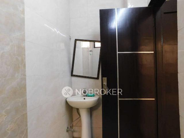 Flat for rent in West Delhi, Deri