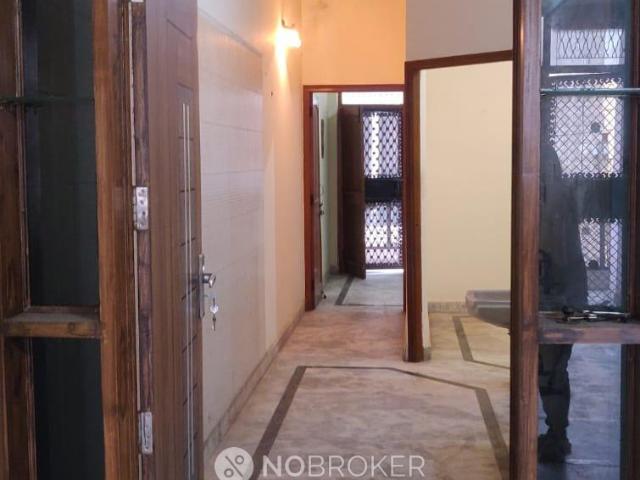 Flat for rent in West Delhi, Deri