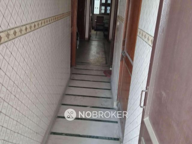 Flat for sale in North Delhi, Deri