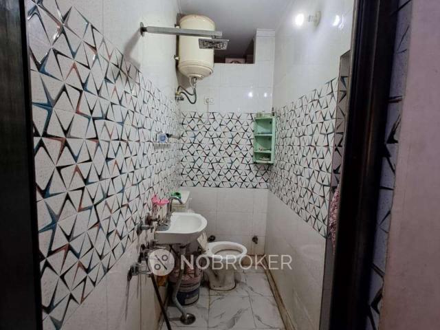 Flat for sale in West Delhi, Deri