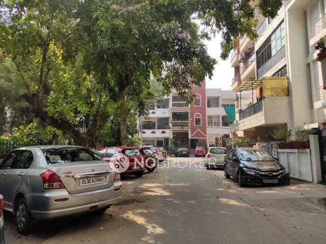 Flat for sale in North East Delhi, Deri
