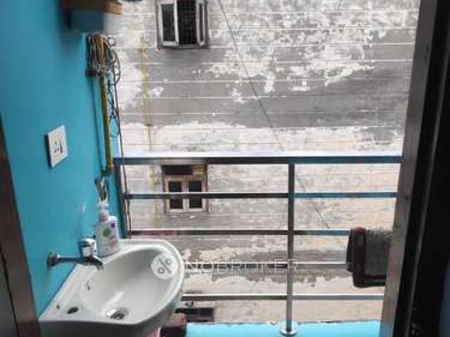 Flat for sale in North West Delhi, Deri