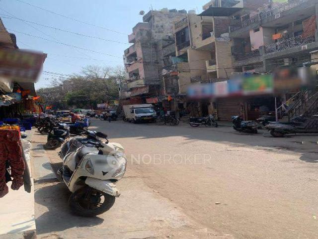 Flat for sale in West Delhi, Deri
