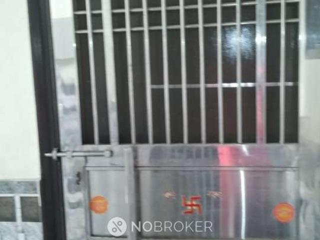 Flat for rent in East Delhi, Deri