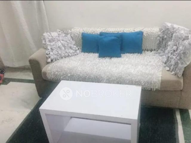 Flat for rent in East Delhi, Deri