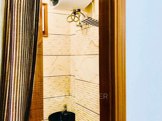 Flat for rent in North Delhi, Deri