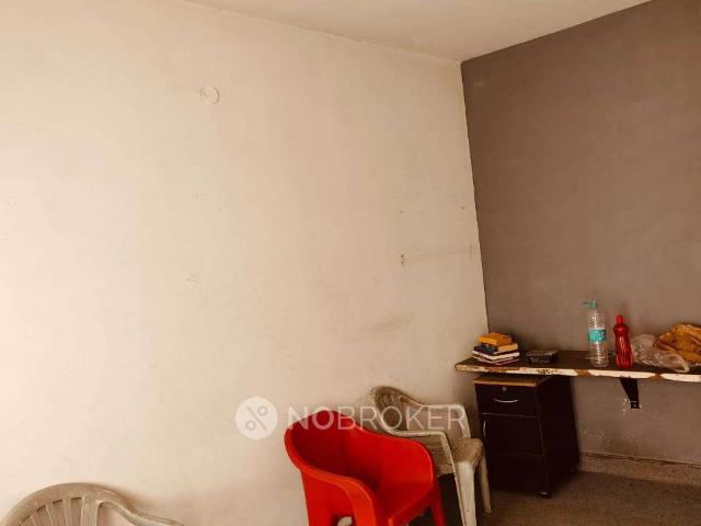 Flat for rent in South Delhi, Deri