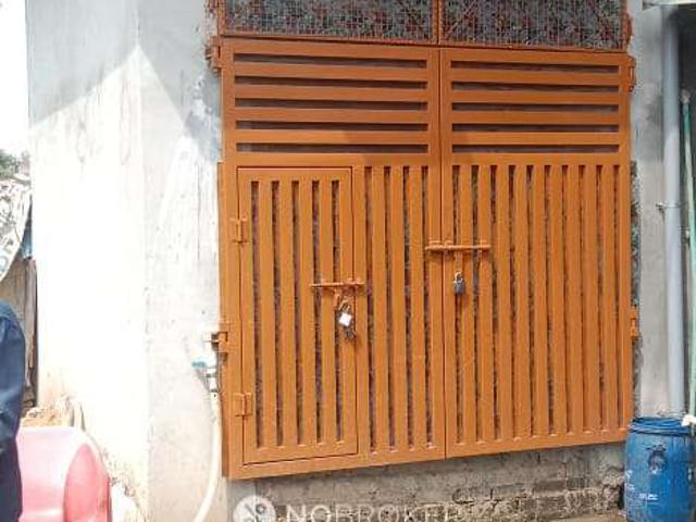 Flat for rent in Sudarshan Park, Delhi