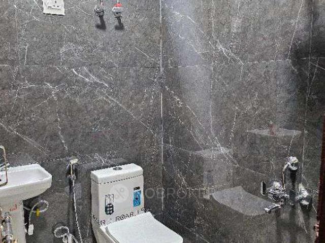 Flat for rent in South Delhi, Deri