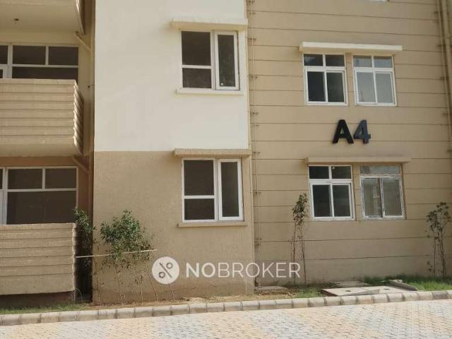 Flat for rent in Hariana