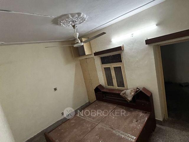 Flat for rent in Deri