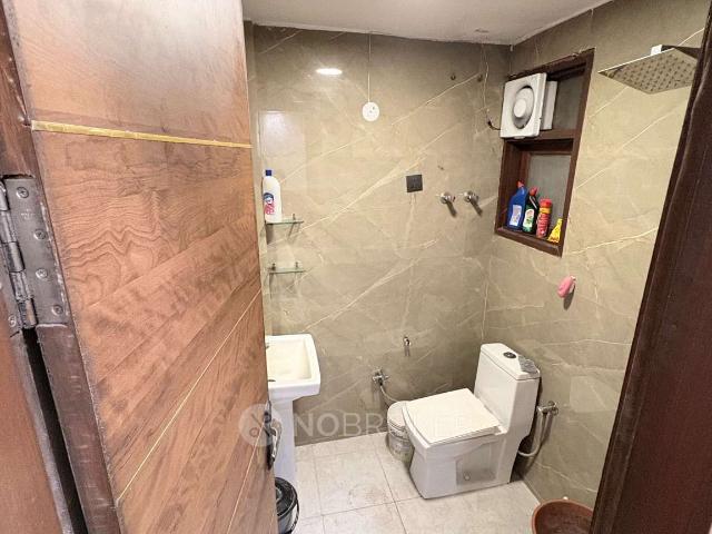 Flat for sale in South Delhi, Deri