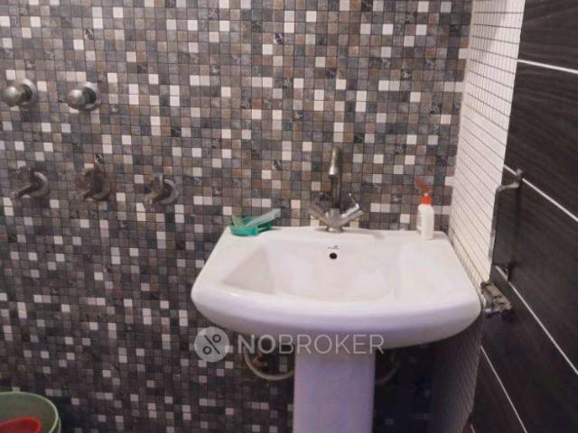 Flat for rent in West Delhi, Deri