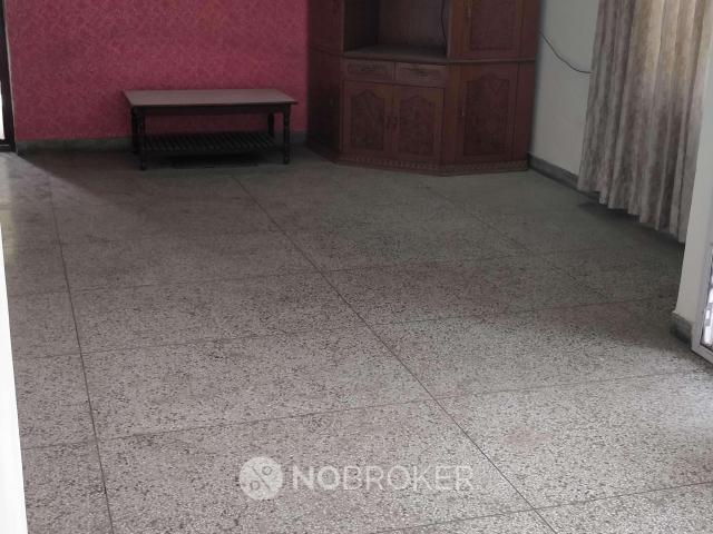 Flat for rent in North Delhi, Deri