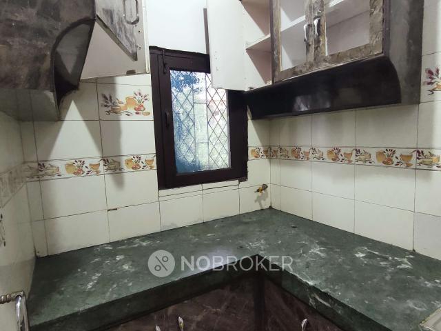 Flat for rent in West Delhi, Deri