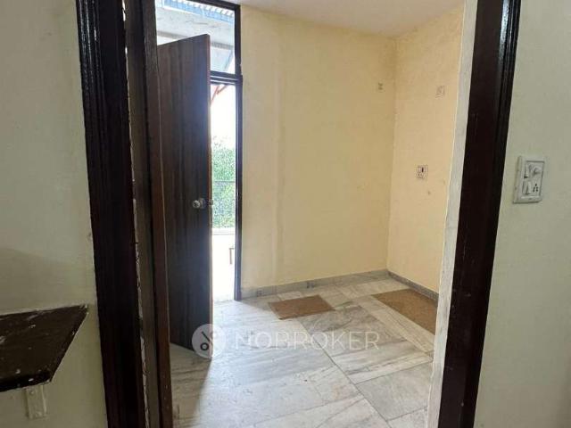 Flat for sale in North Delhi, Deri