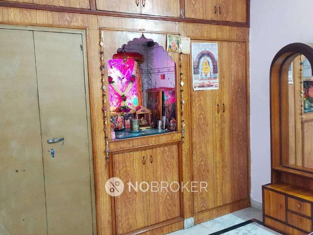 Property for rent in Deri