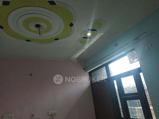 Property for rent in Deri