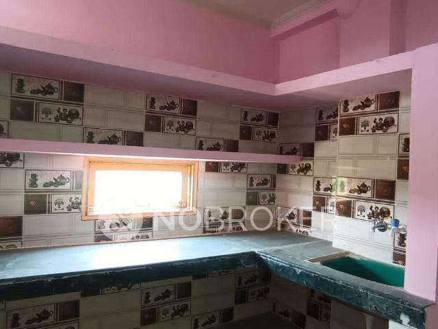 Property for rent in Deri