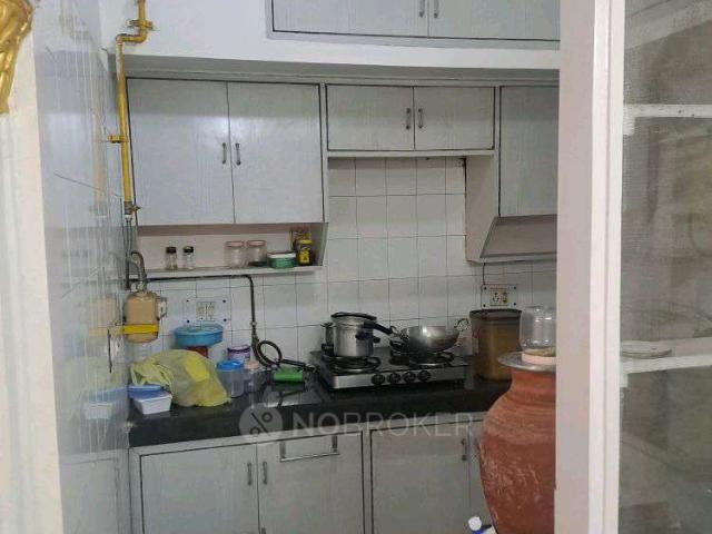 Property for rent in Deri