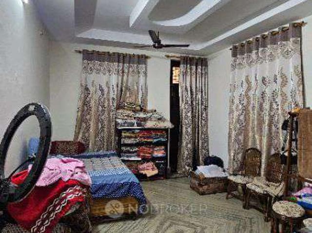 Property for rent in Deri