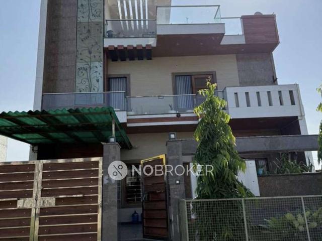 Property for rent in Hariana