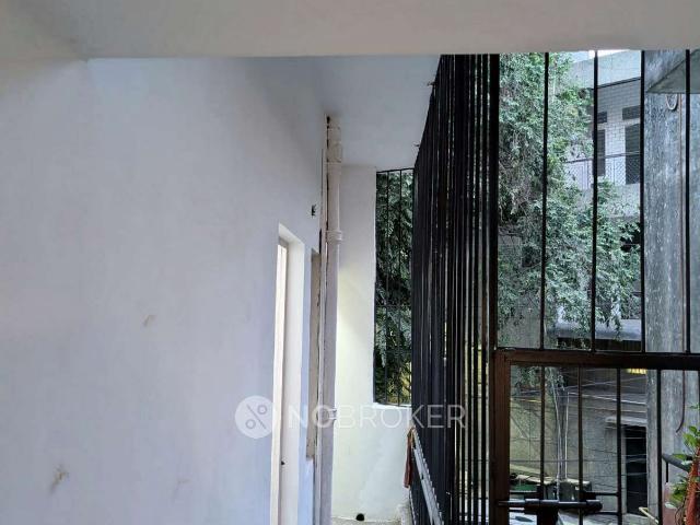 Property for rent in Deri