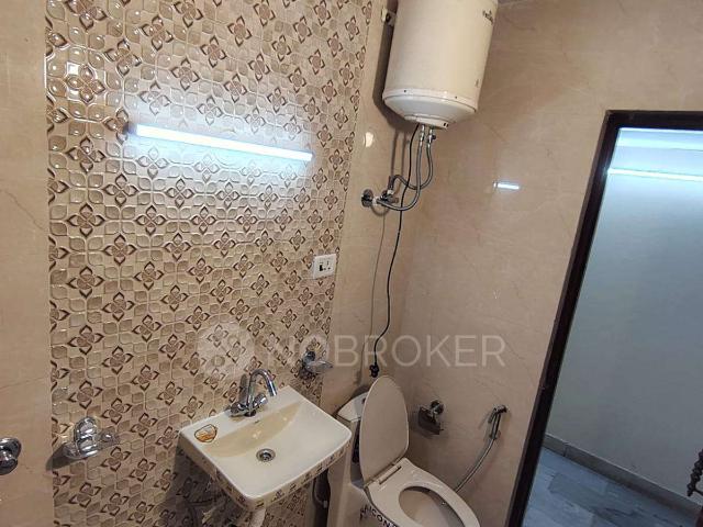 Property for rent in Deri